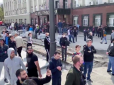 Бунт у Владикавказі: Люди жбурляють у російський ОМОН каміння, силовики тікають (відео)