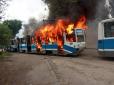 Пожежники не могли нічого вдіяти: У Дніпрі ущент згорів трамвай (фото)