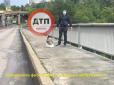 Сталася стрілянина: Поліція схопила мінера моста в Києві, який погрожував все підірвати  (відео)