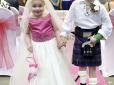 Неможливо стримати сліз: 5-річна дівчинка на останній стадії раку вийшла заміж за найкращого друга (фото)