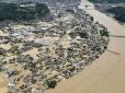 Десятки тисяч людей покинули домівки: Південь Японії захлиснули смертоносні повені (фото, відео)