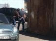 Спецоперація в Полтаві: Зловмисник із заручником їде в бік Києва
