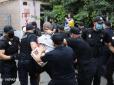 Відвезли у відділок: Під посольством Білорусі у Києві затримали екс-політв'язня Кольченка (фото)