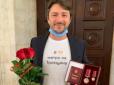 Прямо під мерську виборчу кампанію: Гуморист Притула отримав за волонтерство орден 