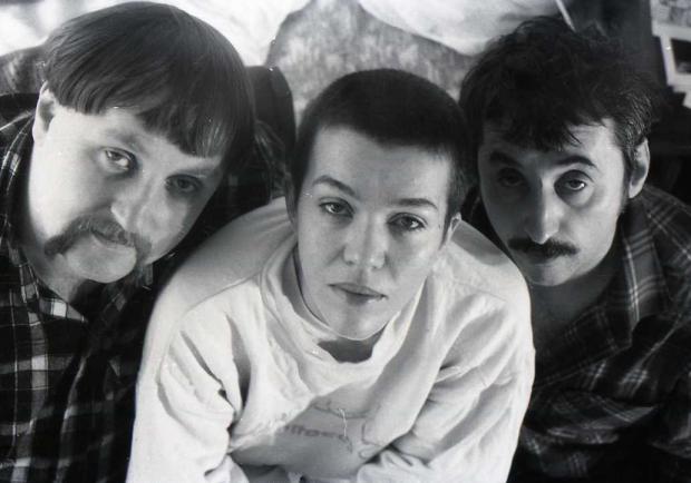 Володимир Бебешко, Віка Врадій та Леонтій Бебешко в 1989 році виступали у складі гурту "Сестричка Віка"