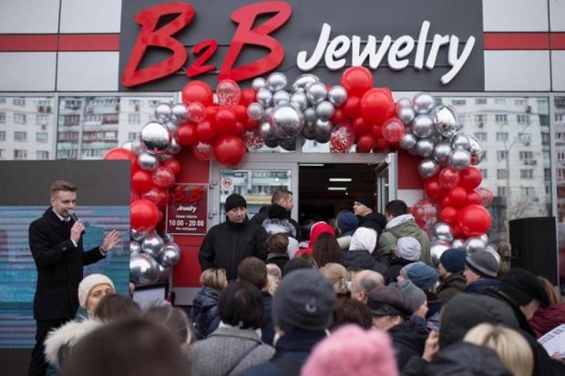 В ювелирные магазины B2B Jewelry стояли сумасшедшие очереди