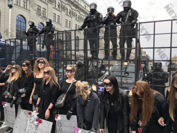 Жінки на мітингах у Білорусі.