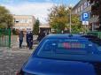 Сталася кривава різанина: У Польщі школярка напала з ножем на інших учениць,  є поранені