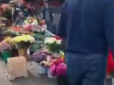 Авто знесло 18-річну дівчину: У Києві сталася жахлива ДТП біля кладовища (відео)