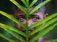 Хіти тижня. Плем'я з аномально синіми очима знайшли в Індонезії (фото)
