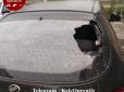 Ремонт влетить у копійку: У Києві розстріляли авто на вулиці - виною цього могла бути неправильна парковка (фото)