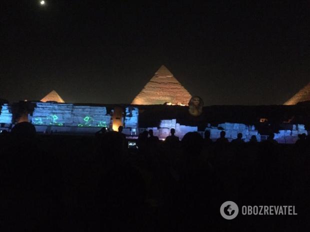 Світлове шоу у пірамід Гізи