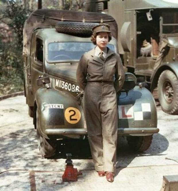 Молода Єлизавета, механік в роки Другої світової (1939 рік)