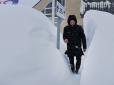 Кучугури в людський зріст, містяни риють проходи: Російський Норильськ засипало снігом (фото, відео)