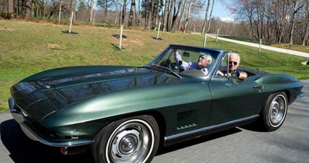 Chevrolet Corvette Stingray 1967 го залишився з Байденом на все життя