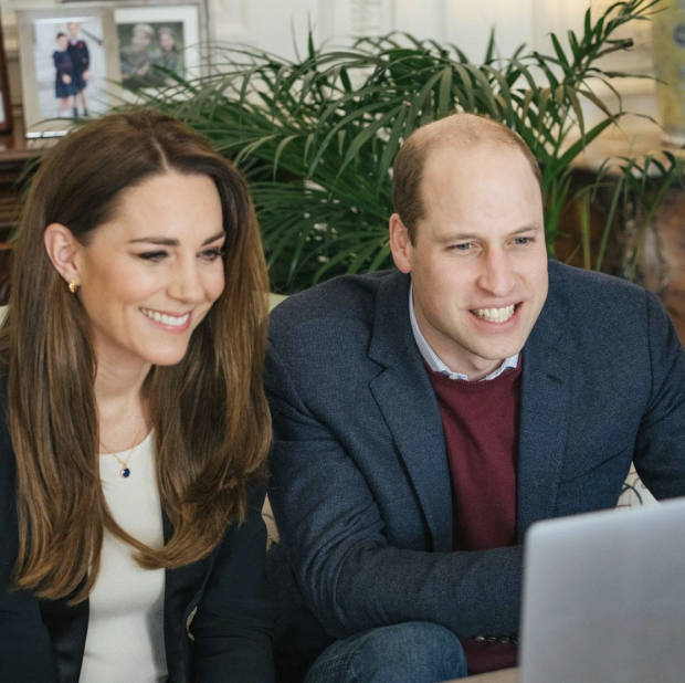 Кейт Міддлтон і принц Вільям спілкуються з британськими лікарями онлайн.