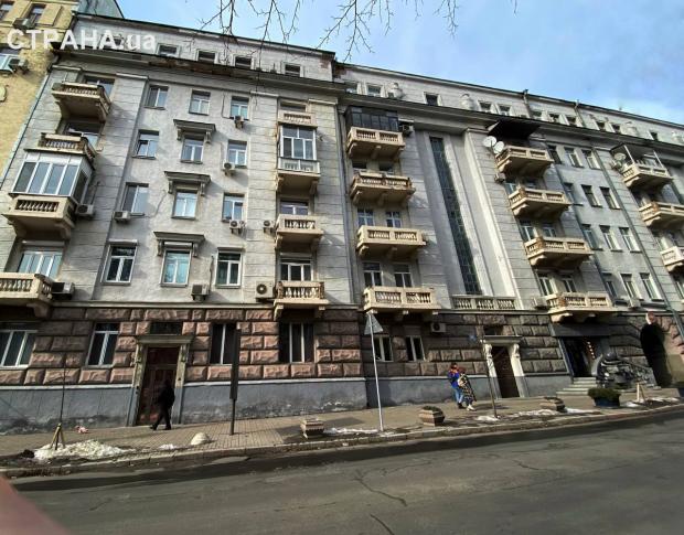 В этой пятиэтажке в центре столицы долго время проживала Могилевская, пока не переехала в частный дом