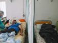 Мертвих від живих часом відділяє фіранка: У районній лікарні на Івано-Франківщині склалася катастрофічна ситуація через коронавірус (відео)