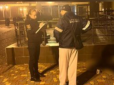 Моторошна трагедія: В Одесі мати з 2-річною дитиною випали з 16-го поверху будинку